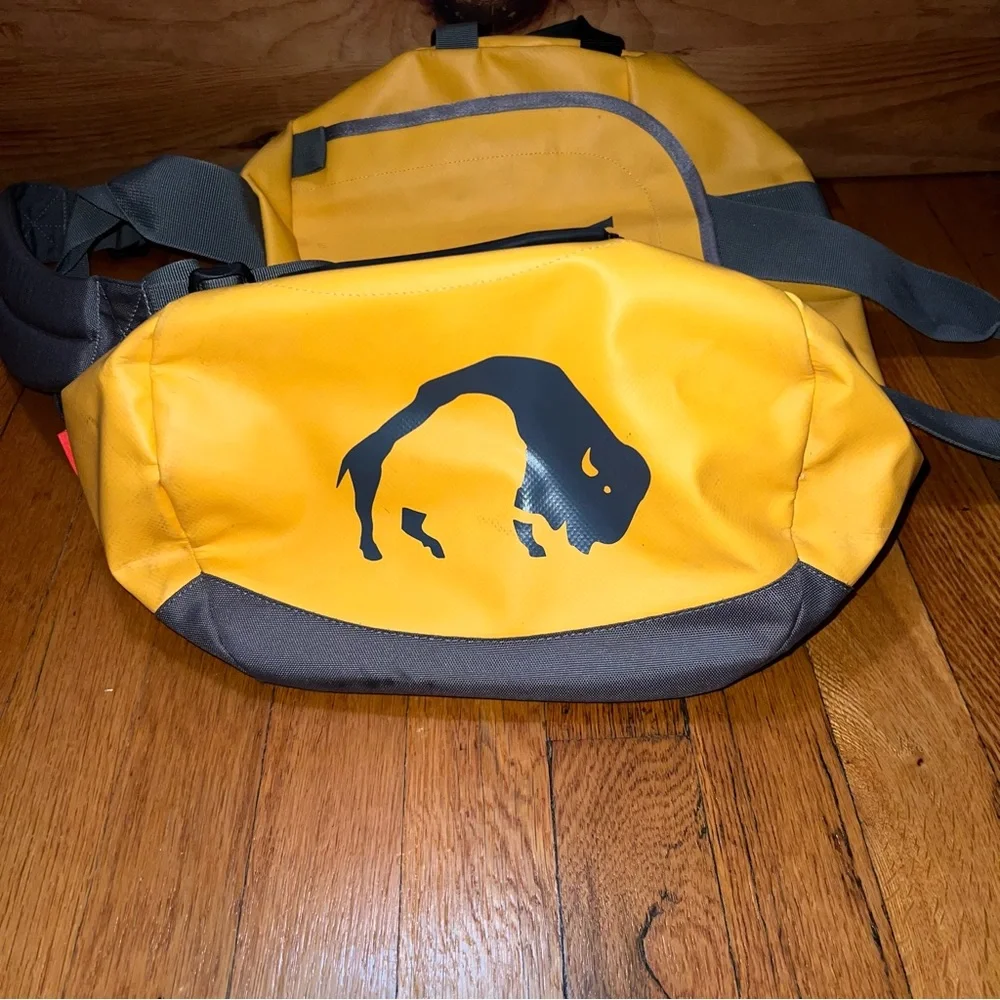 Tatonka Barrel XS Travel bag with removable shoulder strap. Excellent condition.